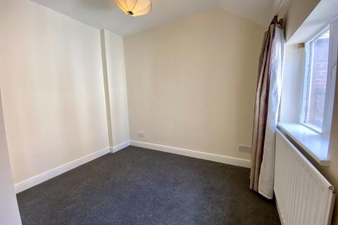 2 bedroom flat to rent, Lawton Street, Congleton