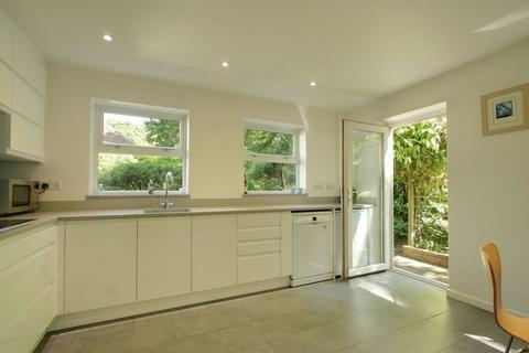 7 Heatherside Gardens, Farnham Common, Slough, SL2 3RR