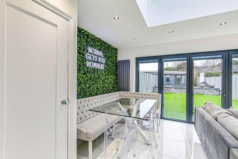 242 Tithepit Shaw Lane, Warlingham, CR6 9AQ