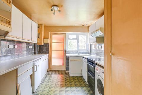 57 The Ruffetts, South Croydon, CR2 7LT