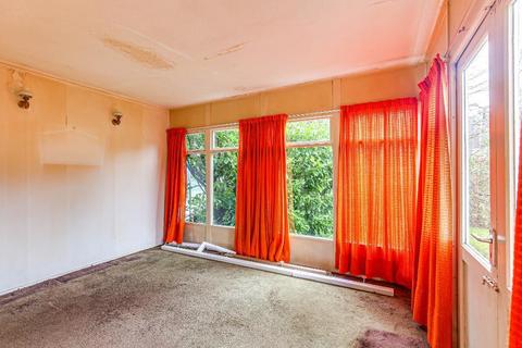 57 The Ruffetts, South Croydon, CR2 7LT