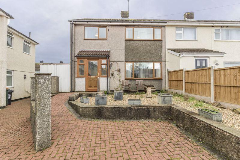 Larch Grove, Newport REF00010480 3 bed terraced house £175,000