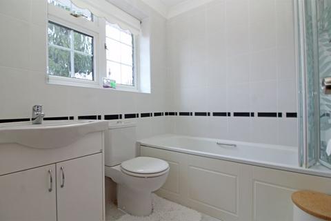 46 Kersey Drive, South Croydon, CR2 8SX