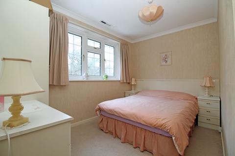 46 Kersey Drive, South Croydon, CR2 8SX