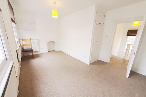 2 bedroom flat to rent, Brandon Street,Walworth London