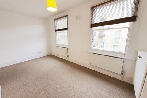 2 bedroom flat to rent, Brandon Street,Walworth London