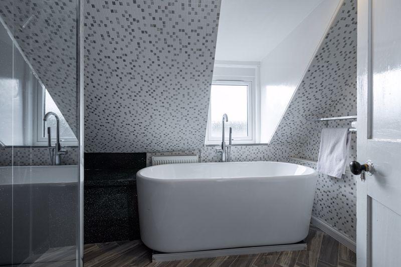 Bathroom aspect 3