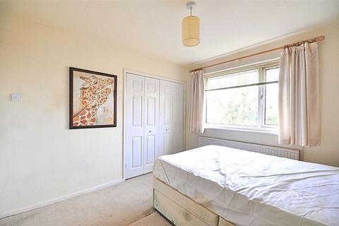 4 Chalfont Close, Worcester, WR3 7HL