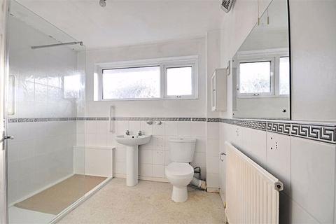 4 Chalfont Close, Worcester, WR3 7HL