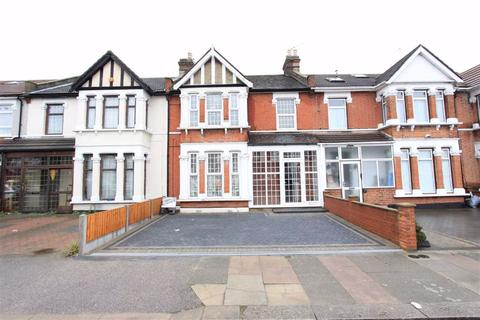 5 Oakwood Gardens, Ilford, IG3 9TY