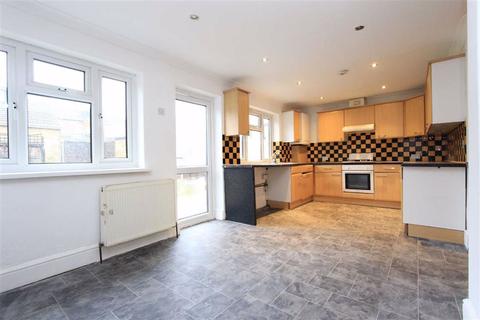 5 Oakwood Gardens, Ilford, IG3 9TY
