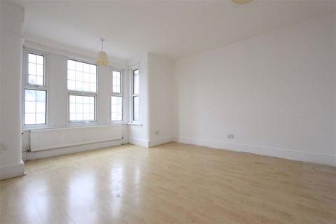 5 Oakwood Gardens, Ilford, IG3 9TY