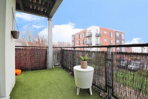 32 Hyde Grove, Dartford, DA1 5GE