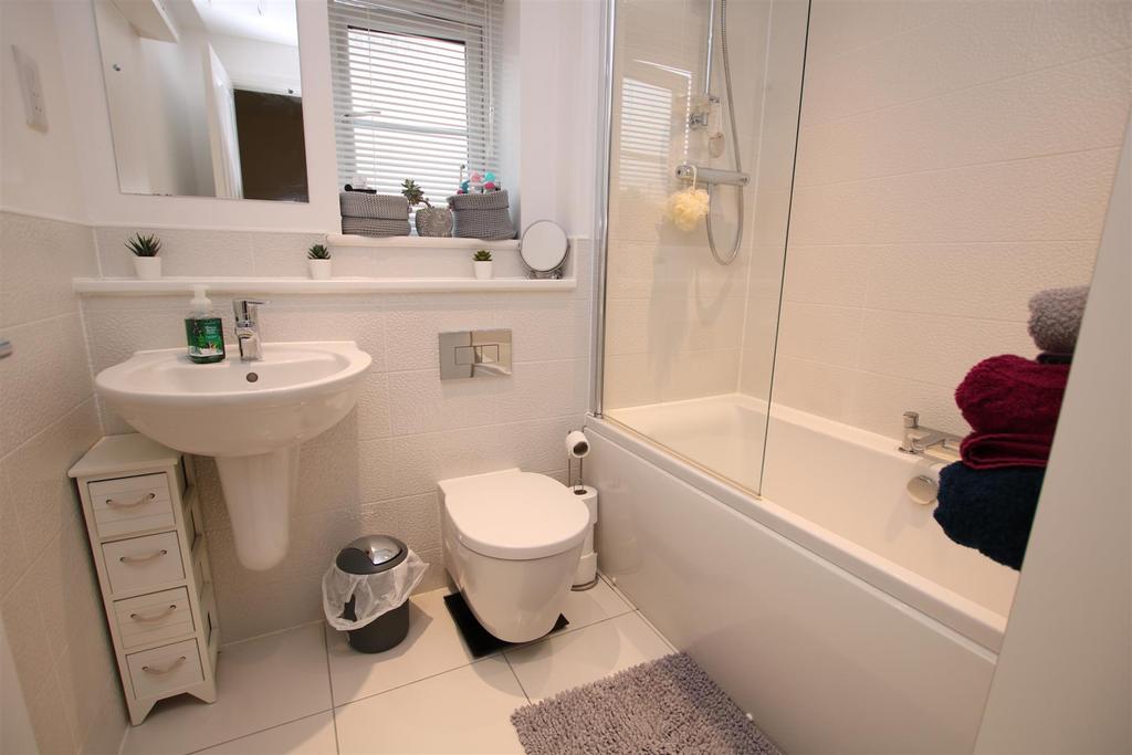 Bathroom.JPG