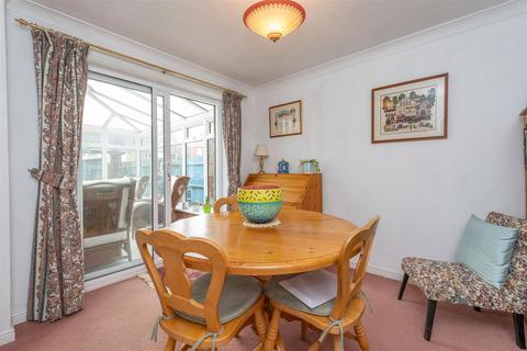 10 Beach Close, Evesham, WR11 1GH