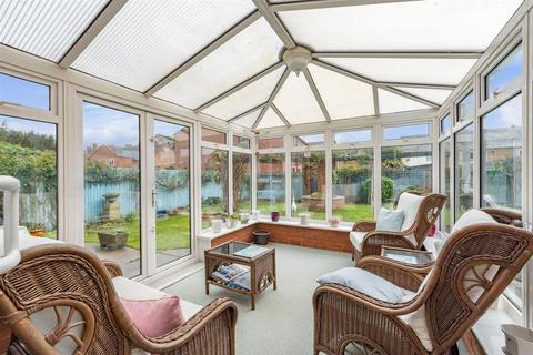10 Beach Close, Evesham, WR11 1GH