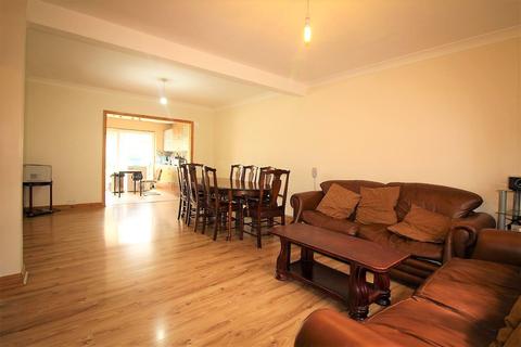 6 Epsom Road, London, E10 6ES