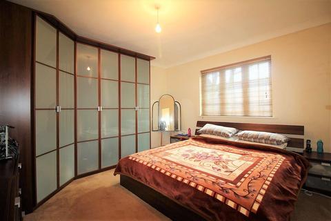 6 Epsom Road, London, E10 6ES