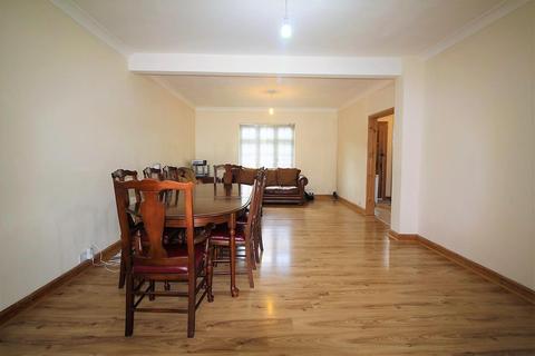 6 Epsom Road, London, E10 6ES