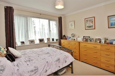 74 Brook Lane, Bexley, DA5 1DR
