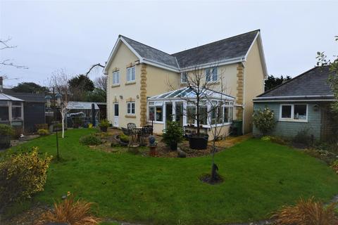 4 Clos Bronheulog, Burry Port, SA16 0BA