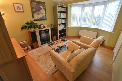 4 Clos Bronheulog, Burry Port, SA16 0BA