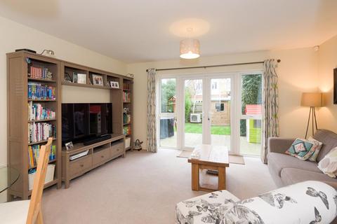 39 Parkview Way, Epsom, KT19 8FA