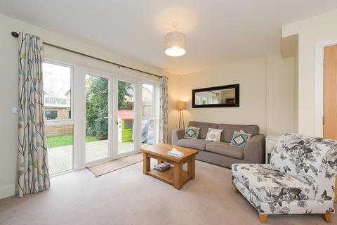39 Parkview Way, Epsom, KT19 8FA