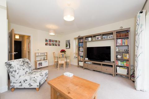 39 Parkview Way, Epsom, KT19 8FA