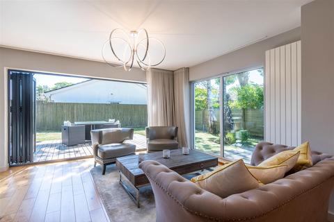 6 Owen Drive, Failand, Bristol, BS8 3UE