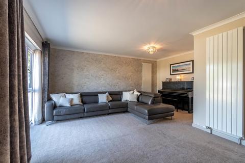 6 Owen Drive, Failand, Bristol, BS8 3UE