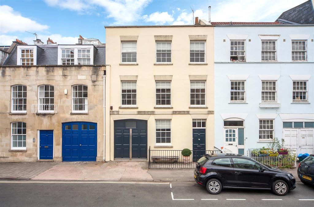 92 Princess Victoria Street-18 EDIT.jpg