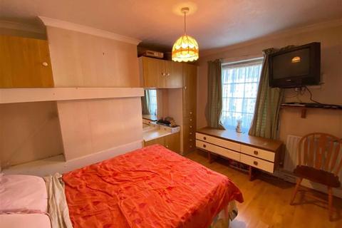 81 Eldon Road, Marsh, Huddersfield, HD1 4ND