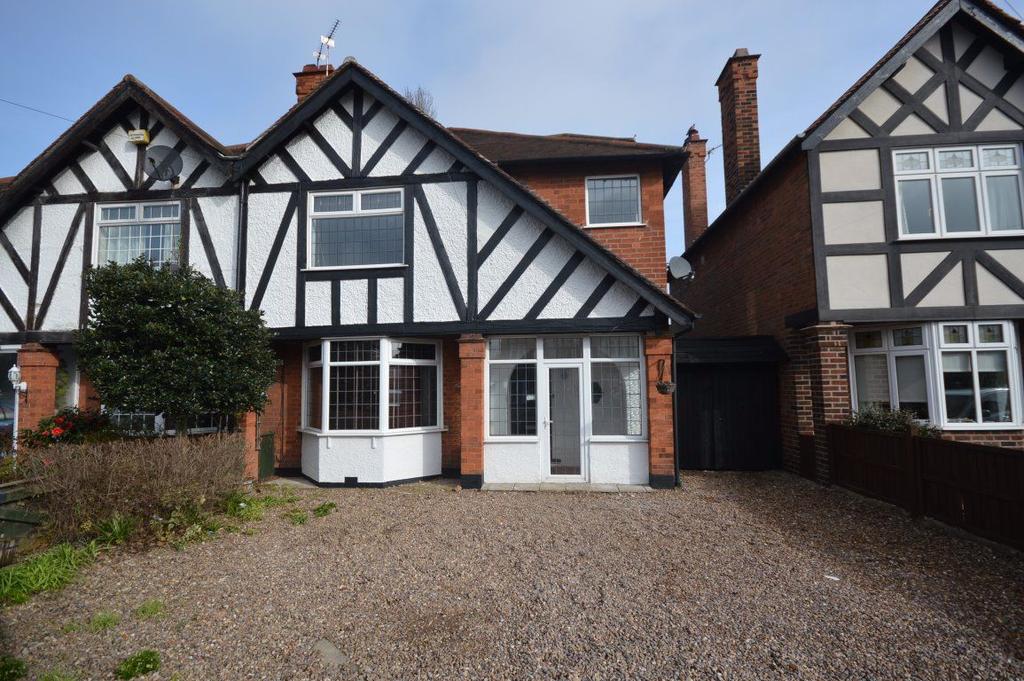 Davies Road, West Bridgford 4 bed semidetached house £1,300 pcm (£