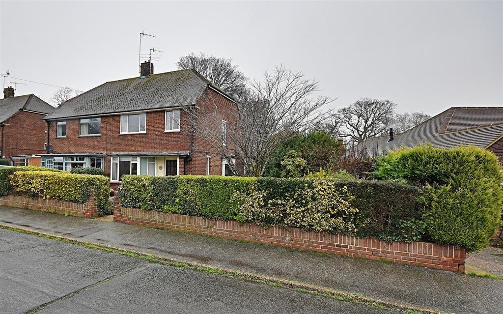 Grange Court Drive, BexhillOnSea 3 bed semidetached house £279,950