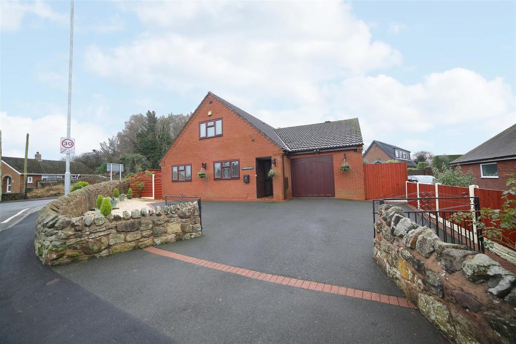 Main Road, Ketley Bank, TF2 0DQ 4 bed detached house £300,000