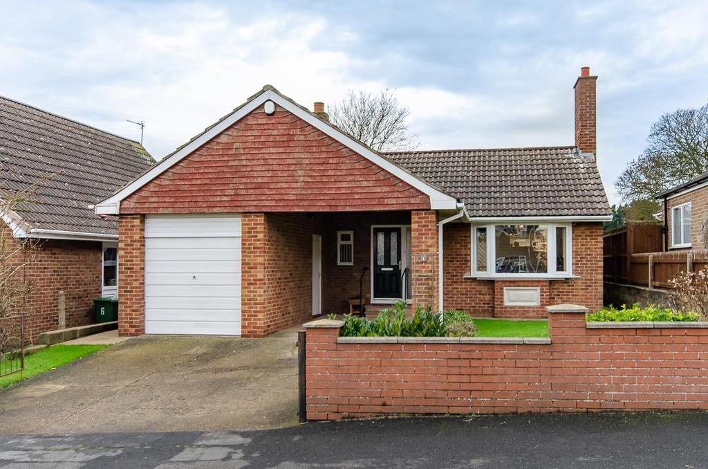 Manor Garth, Keyingham 3 bed detached bungalow for sale £195,000