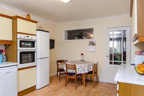 4 Manor Garth, Keyingham, Hull, HU12 9SQ