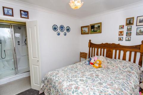 4 Manor Garth, Keyingham, Hull, HU12 9SQ
