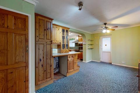 5 Avondale Road, Capel Le Ferne, Folkestone, CT18 7LE