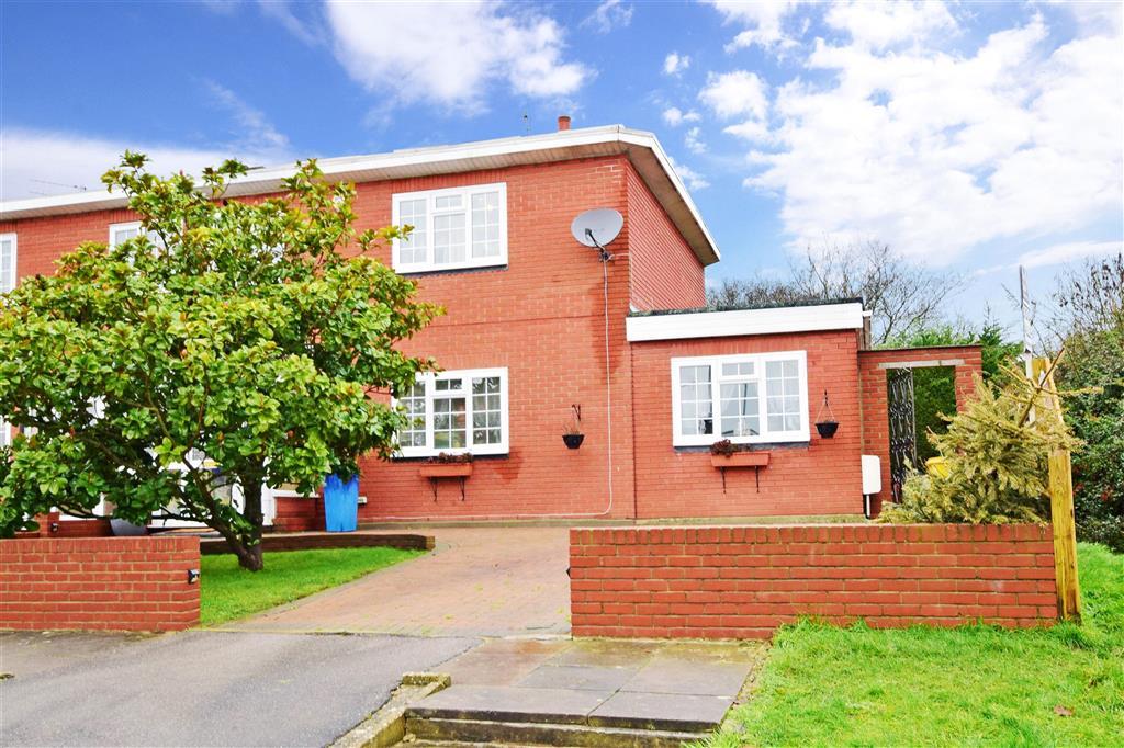 Brocket Way, Chigwell, Essex 3 bed semidetached house £500,000