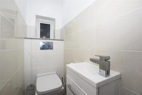 17 Claydon Drive, Croydon, CR0 4QX