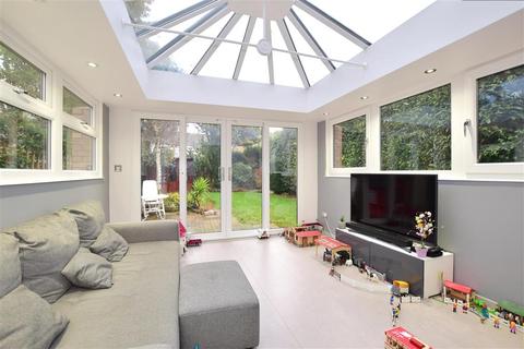 17 Claydon Drive, Croydon, CR0 4QX