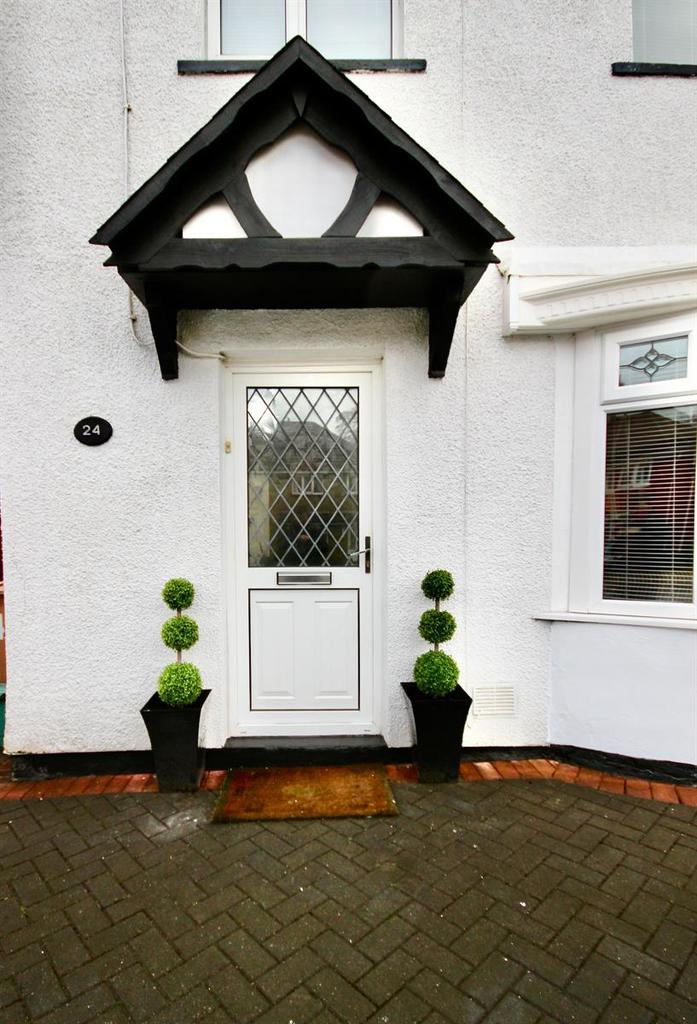 Celyn Avenue, Caerphilly 3 bed semidetached house £215,000