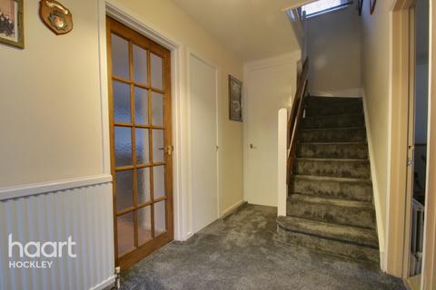 10 Birchdale, Hullbridge, Hockley, SS5 6LY
