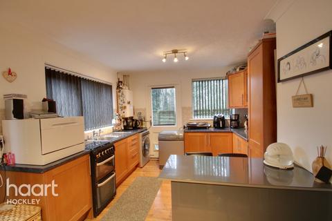 10 Birchdale, Hullbridge, Hockley, SS5 6LY