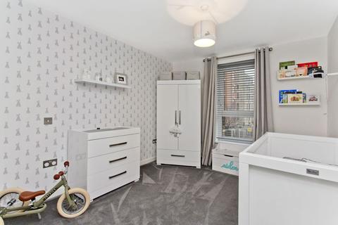 Flat 3, 19 Salamander Place, Edinburgh, EH6 7JJ