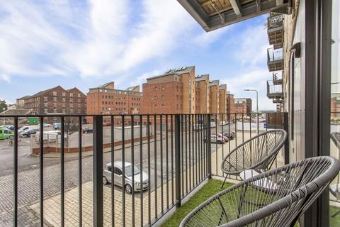 Flat 3, 19 Salamander Place, Edinburgh, EH6 7JJ