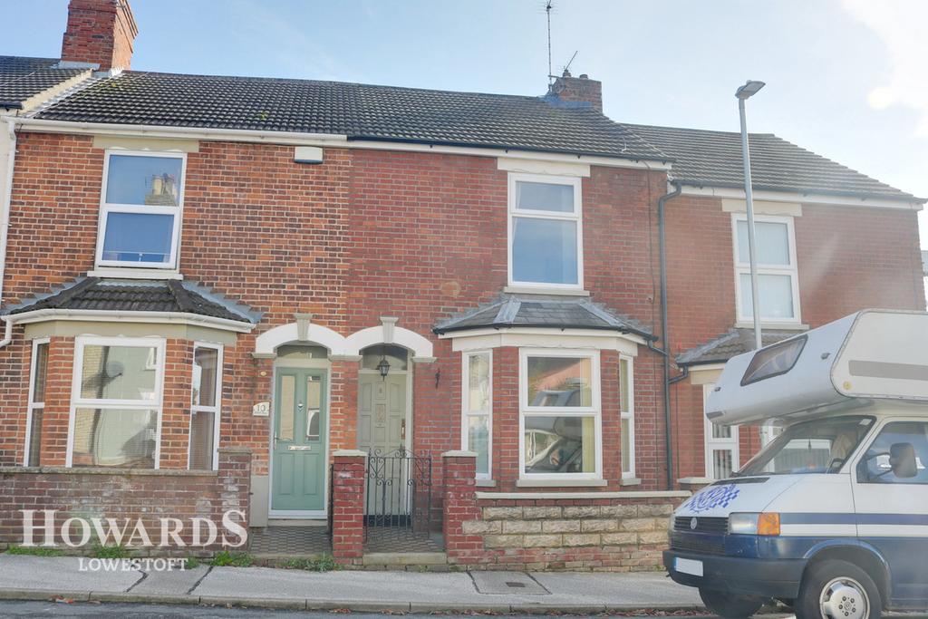Queens Road, Lowestoft 3 bed terraced house £150,000