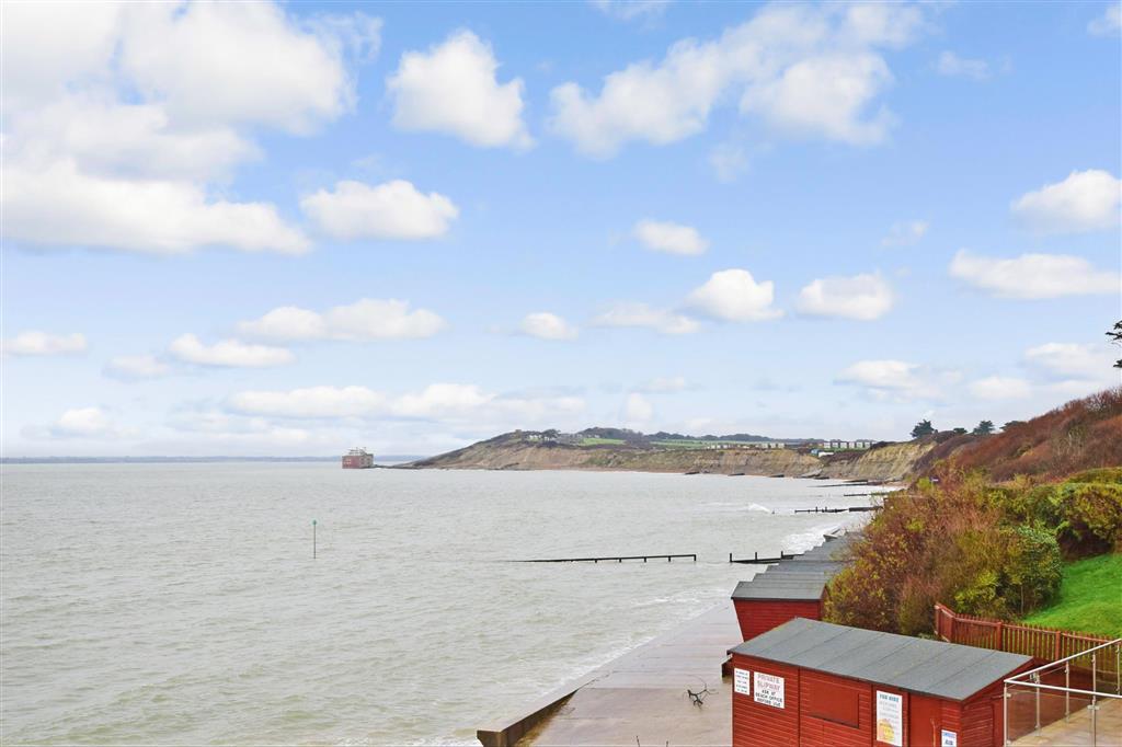Fort Warden Road, Totland Bay, Isle of Wight 3 bed detached bungalow